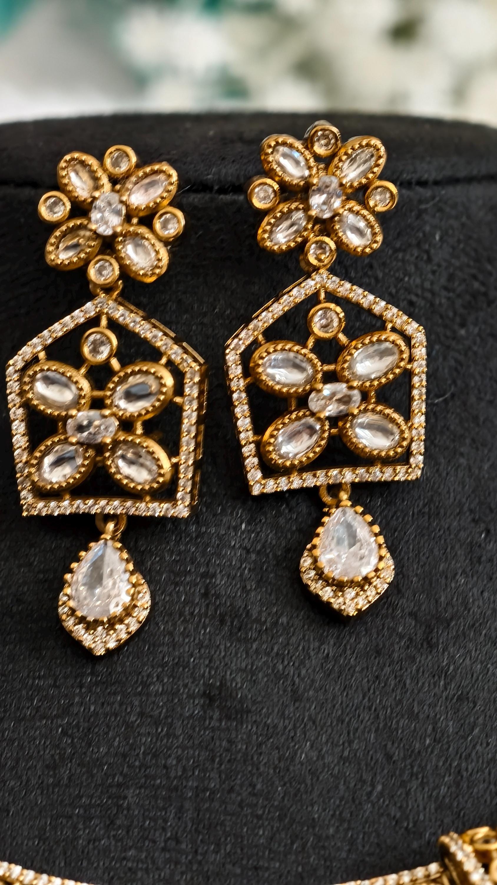 White Kundan Gold Floral Necklace Set, Indian Bridal Jewelry, Teardrop Drops