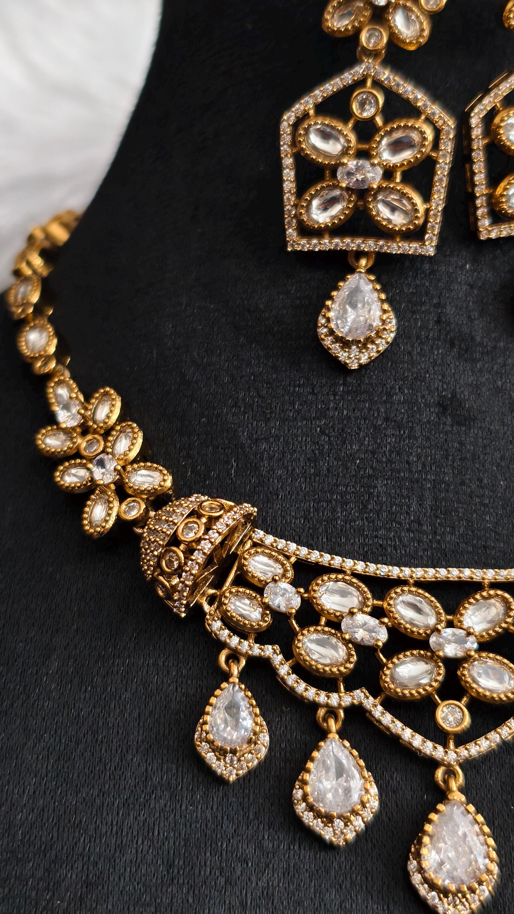 White Kundan Gold Floral Necklace Set, Indian Bridal Jewelry, Teardrop Drops