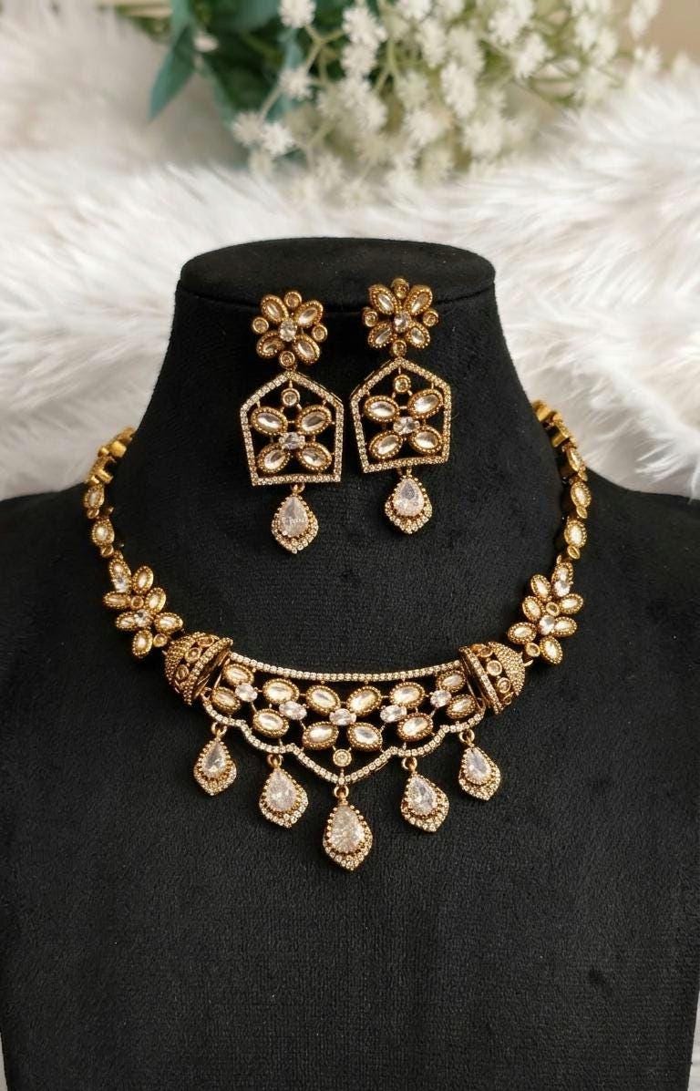 White Kundan Gold Floral Necklace Set, Indian Bridal Jewelry, Teardrop Drops