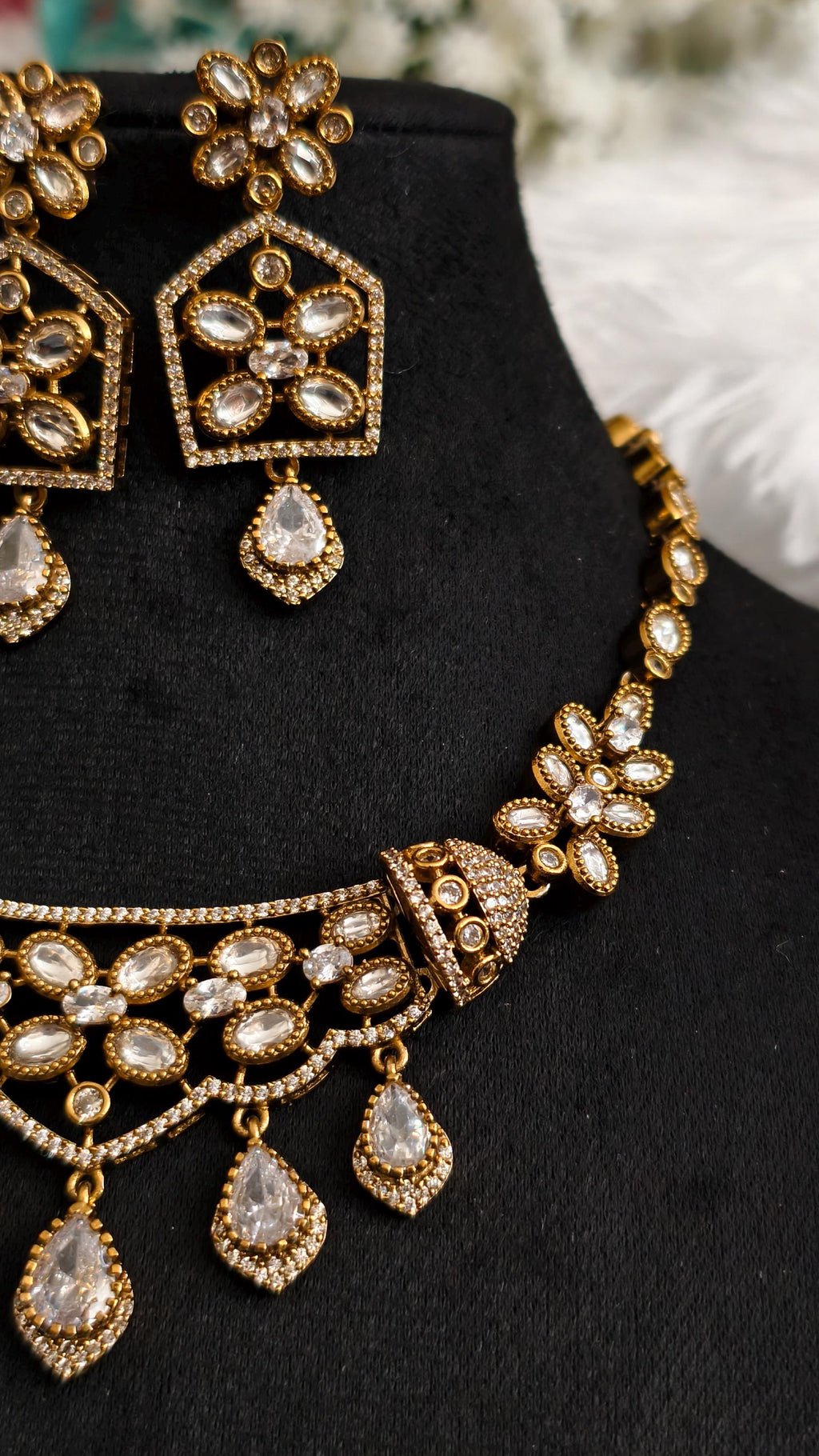 White Kundan Gold Floral Necklace Set, Indian Bridal Jewelry, Teardrop Drops