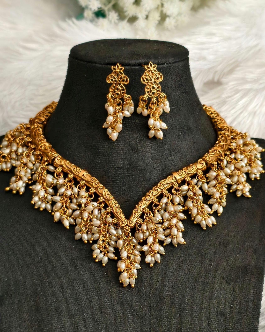 Antique Gold Hasli Necklace, Rice Pearl Clusters, V-Shape Choker, Indian Jewelry Set